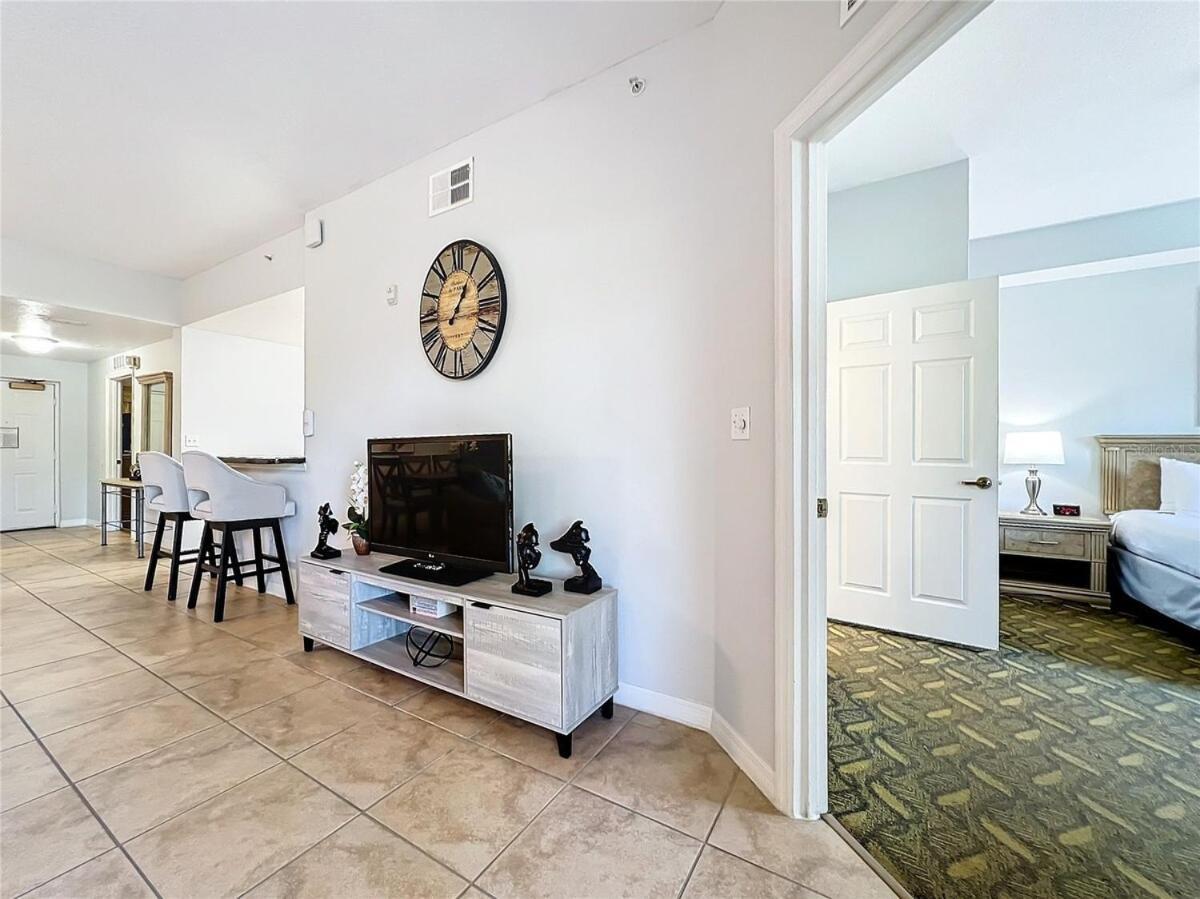Spacious 3 Bed 3 Bath Luxury 5 Min From Appartement Orlando