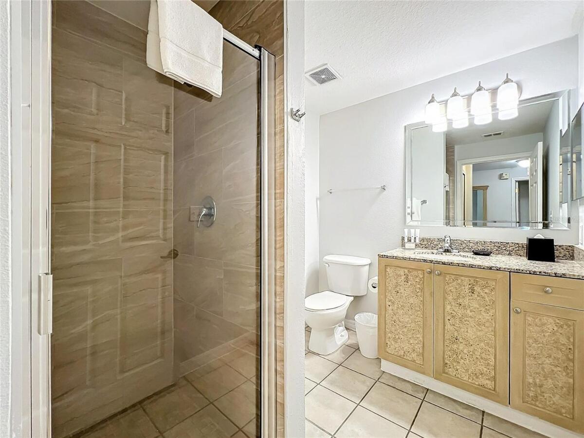 Spacious 3 Bed 3 Bath Luxury 5 Min From Appartement Orlando